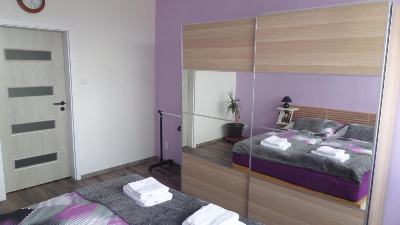 Byt S Jedinecnym Vyhledem Decin Exterior photo